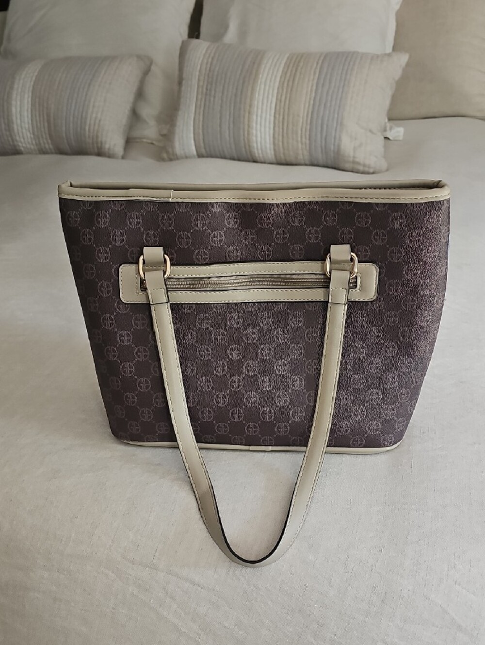 Giani Bernini Beige-Trim Holiday City Scene Tote - Picture 7 of 13